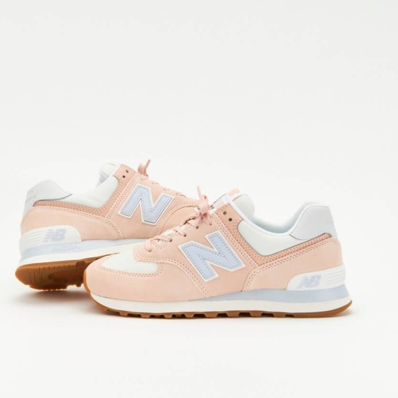 New Balance 574 Women’s Sneaker - Picture 2 of 8